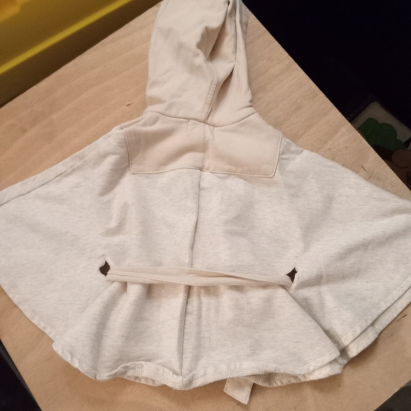 12m Emma's Garden Cream Colored Poncho with Hood - Picture 5 of 6